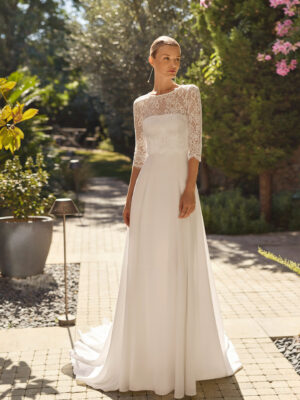 Vestido de novia Maylen de Alma Novia palabra de honor con chaqueta de encaje desmontable