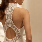 Vestido de novia Aire Barcelona 2027 de mikado con escote halter, silueta línea A y diseño minimalista de estilo elegante.