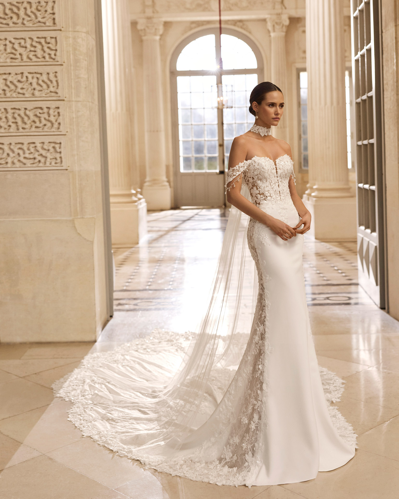 vestido-novia-banu-aire-barcelona-2027.delante Vestido de novia Banu de Aire Barcelona con escote corazón, encaje floral y hombros descubiertos